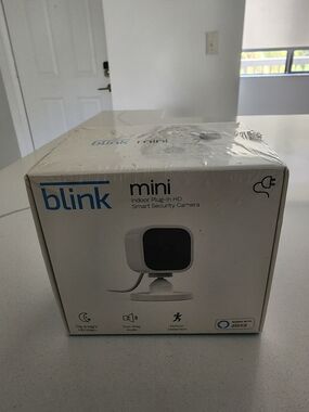 Blink Mini Indoor Plug-In HD Smart Security Camera - White